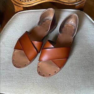 Universal Thread Tan Cross-Strap Sandals